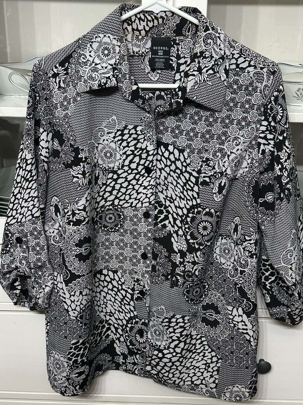 George Women's Black and White Printed Button-Down Shirt Size 1X/16W